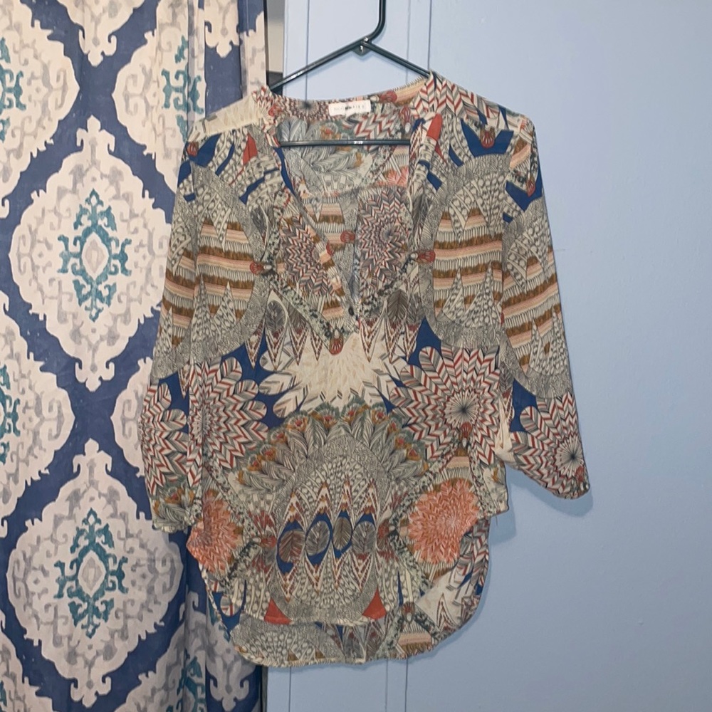 Blouse size M Brand Roommates